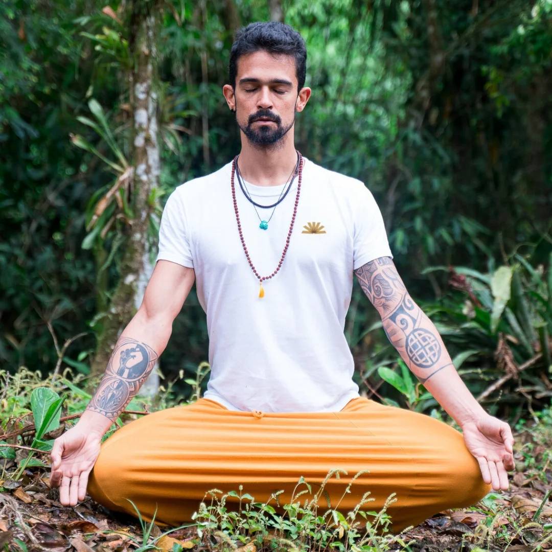 Professor Caio - Yogalaya